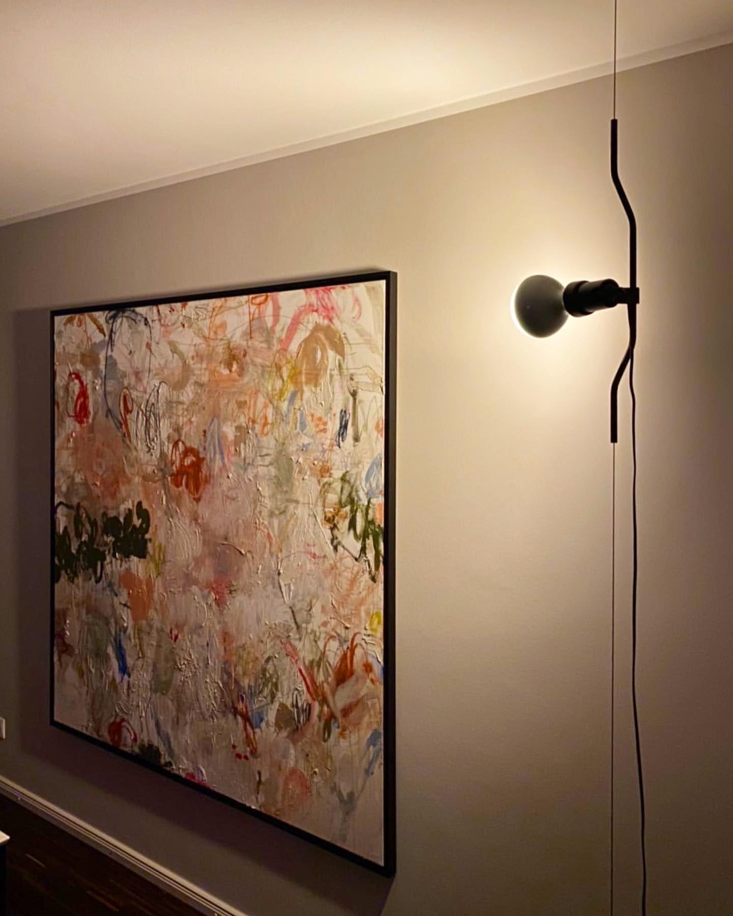 Pabel Floor to Ceiling Light