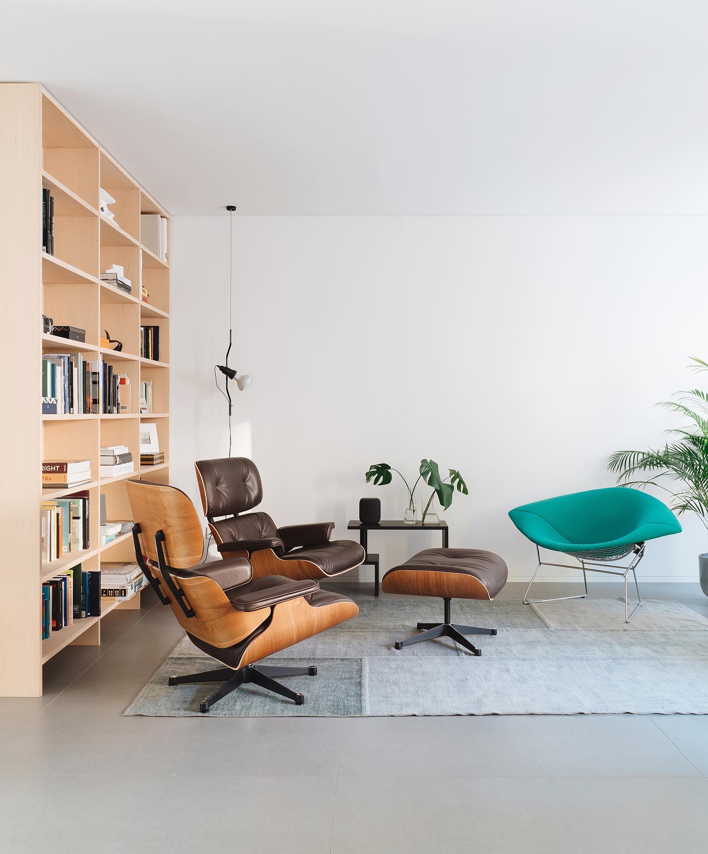 Pabel Floor to Ceiling Light