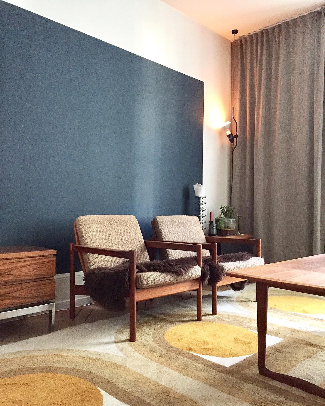 Pabel Floor to Ceiling Light