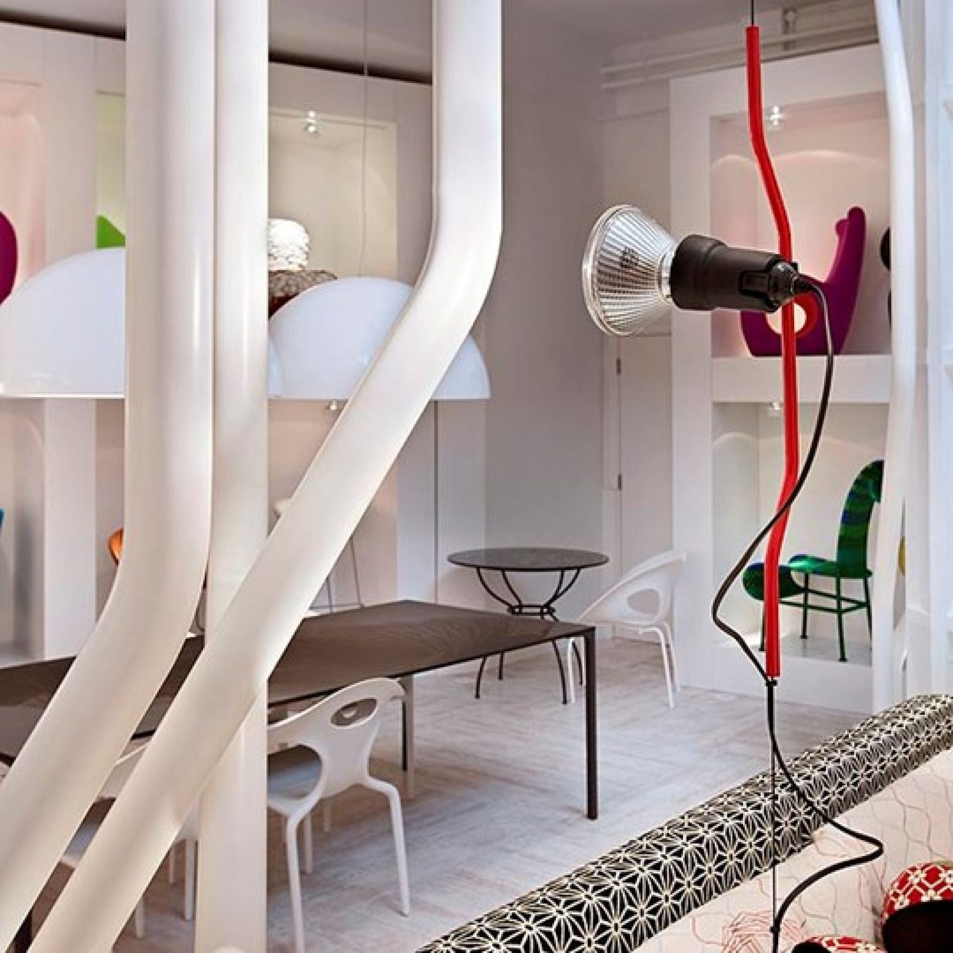Pabel Floor to Ceiling Light