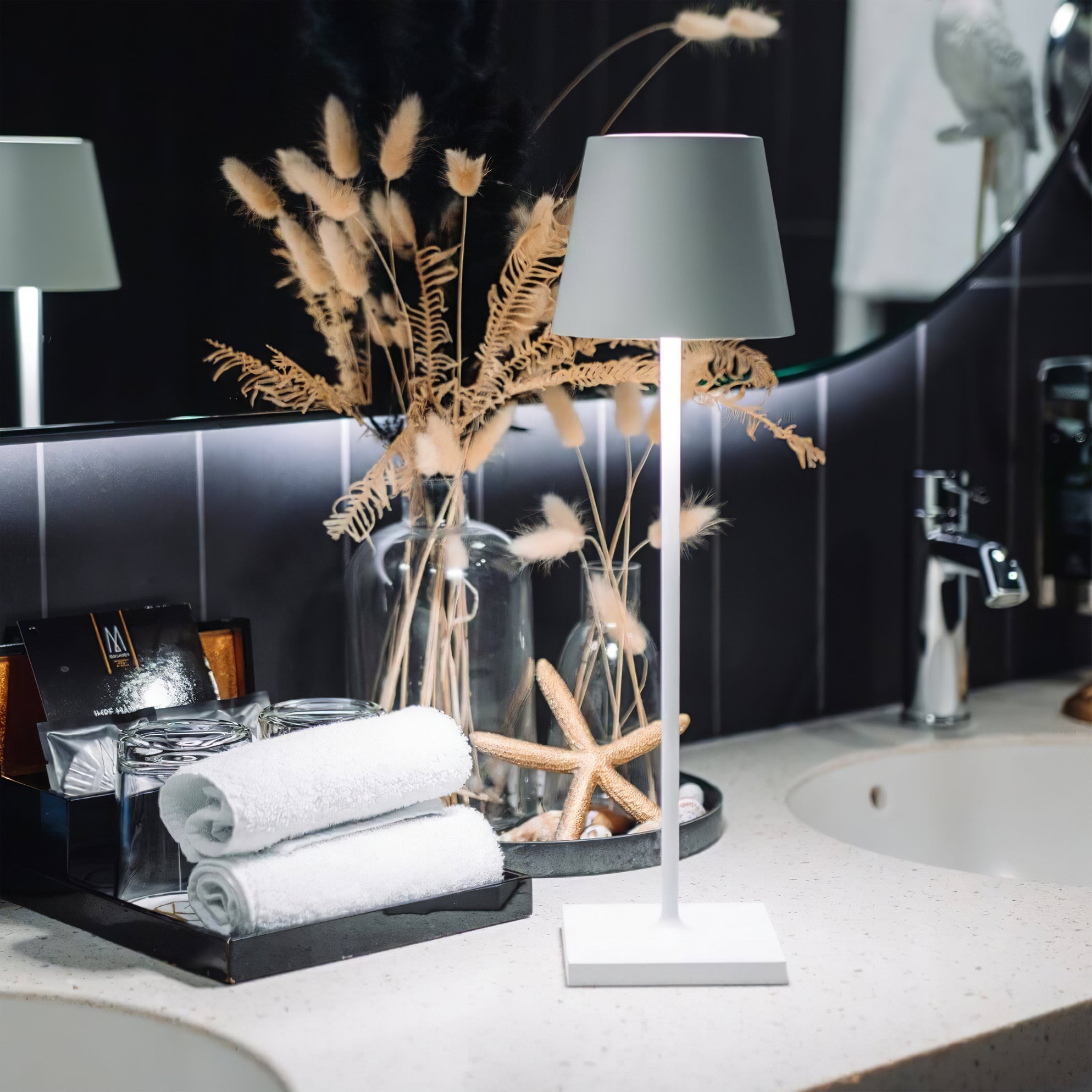 Araraano Portable Table Lamp