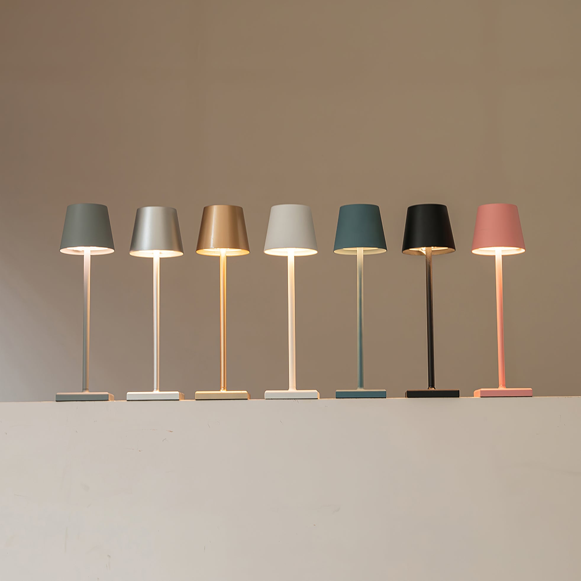 Araraano Portable Table Lamp