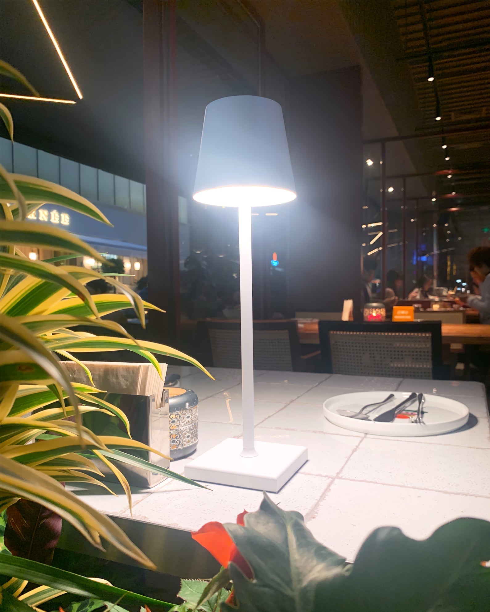 Araraano Portable Table Lamp