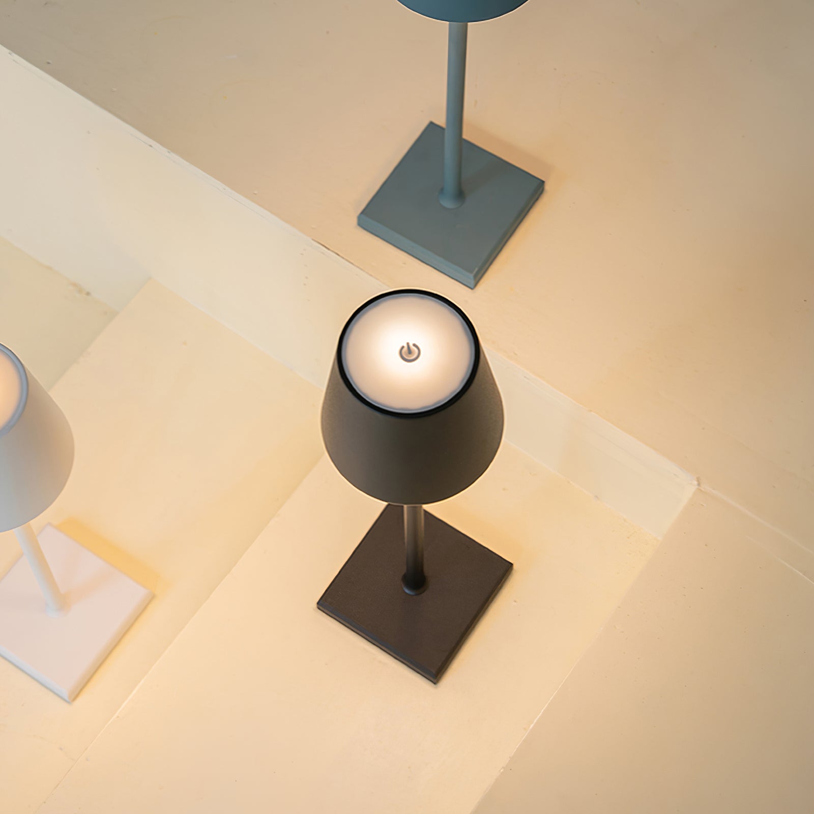 Araraano Portable Table Lamp