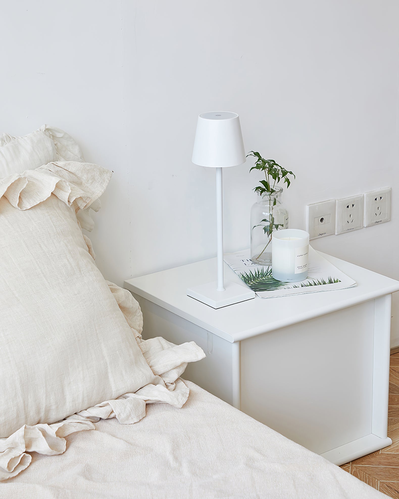 Araraano Portable Table Lamp