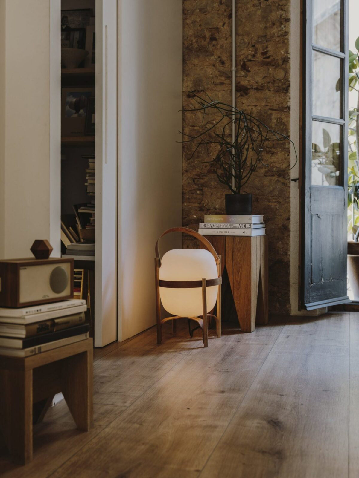 Itovelon Lantern Table Lamp