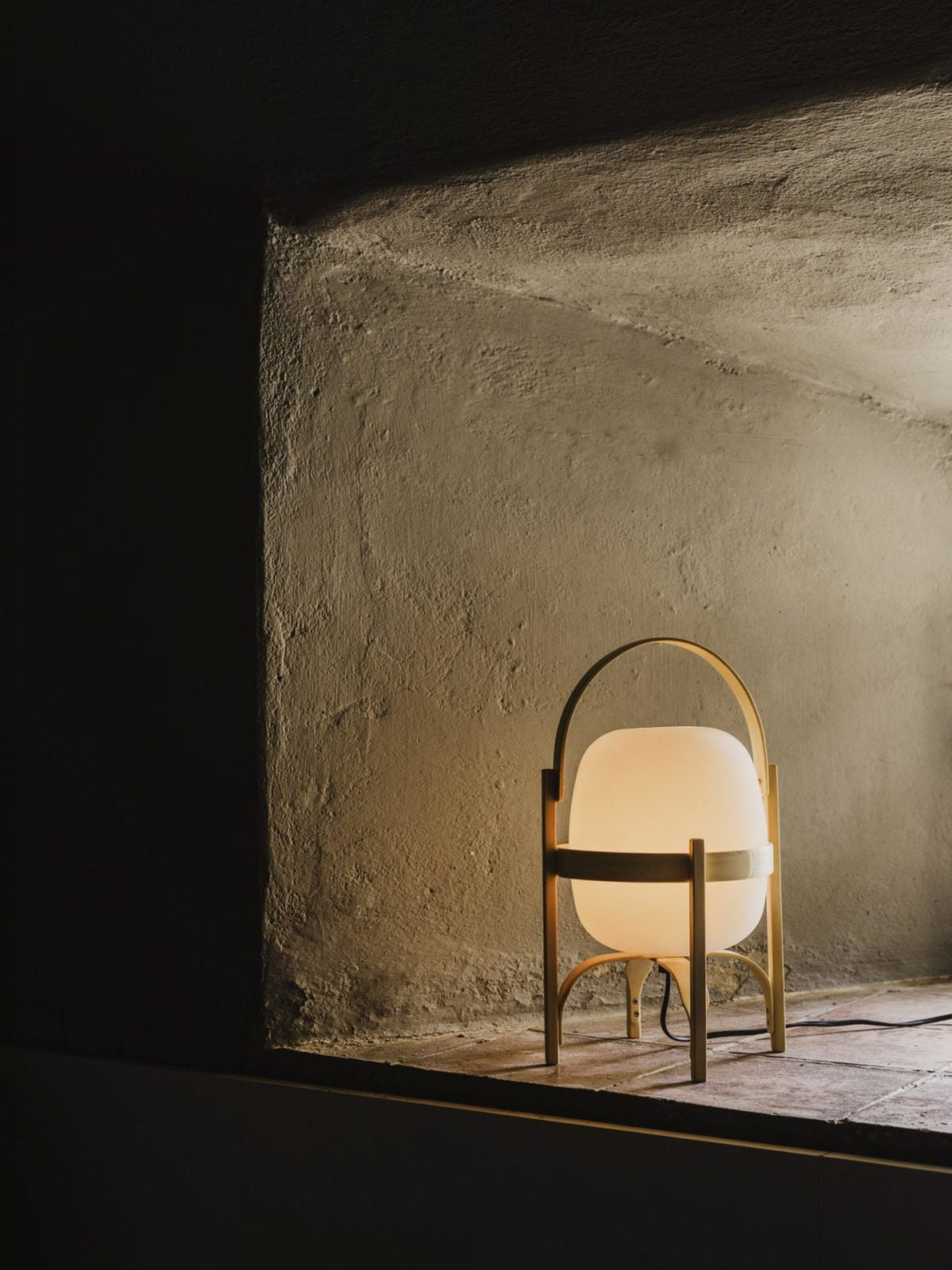 Itovelon Lantern Table Lamp