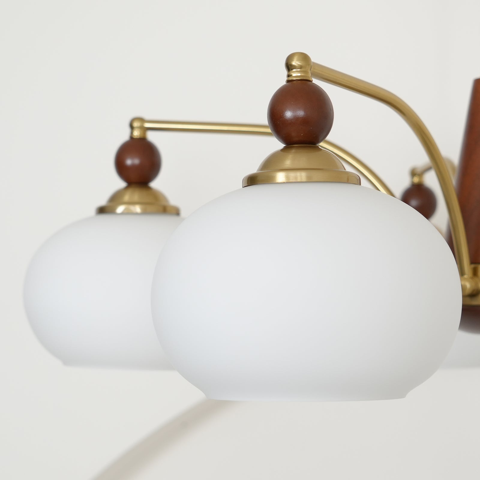 Arderion Retro Chandelier