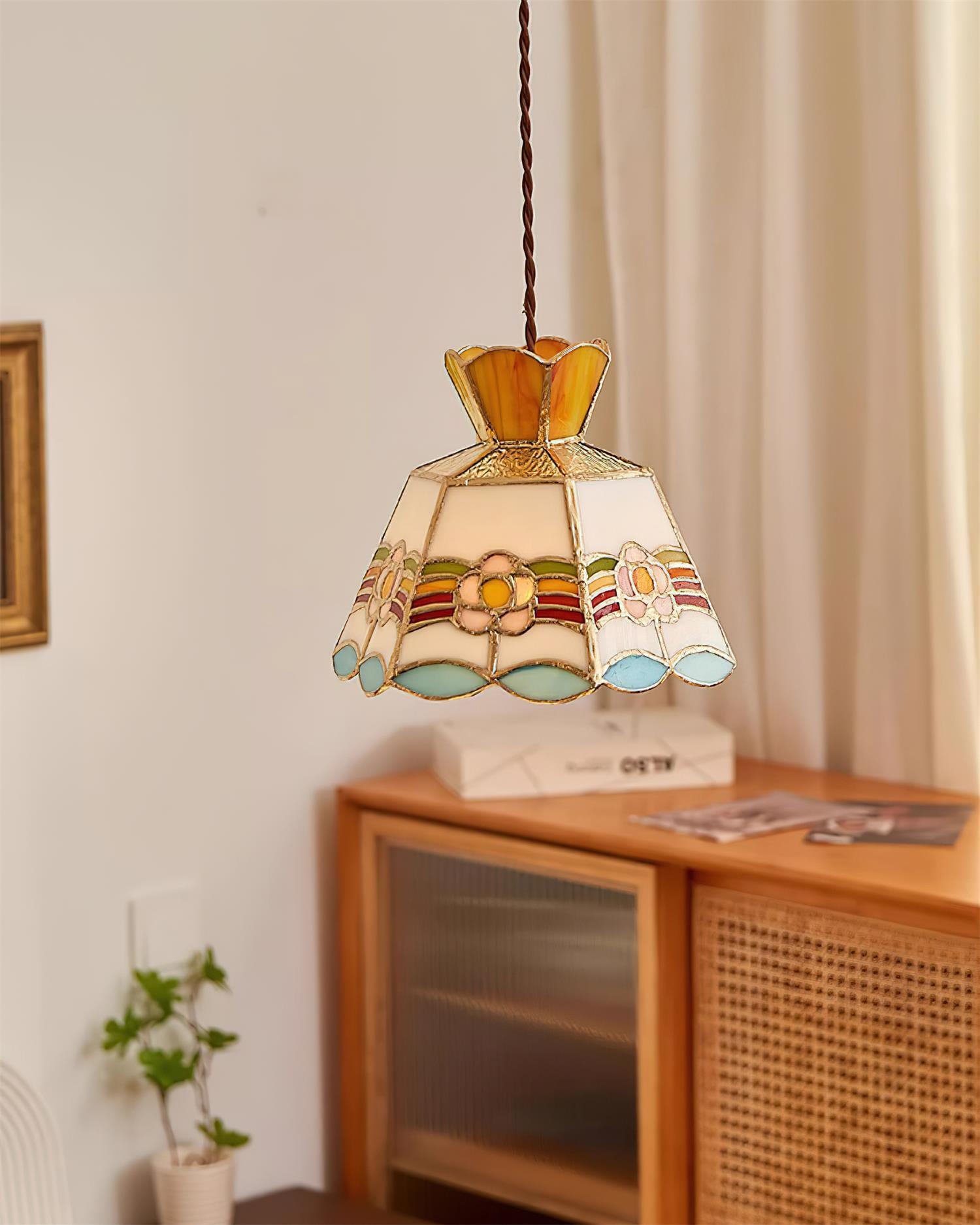 Deliressa Tiffany Pendant Light