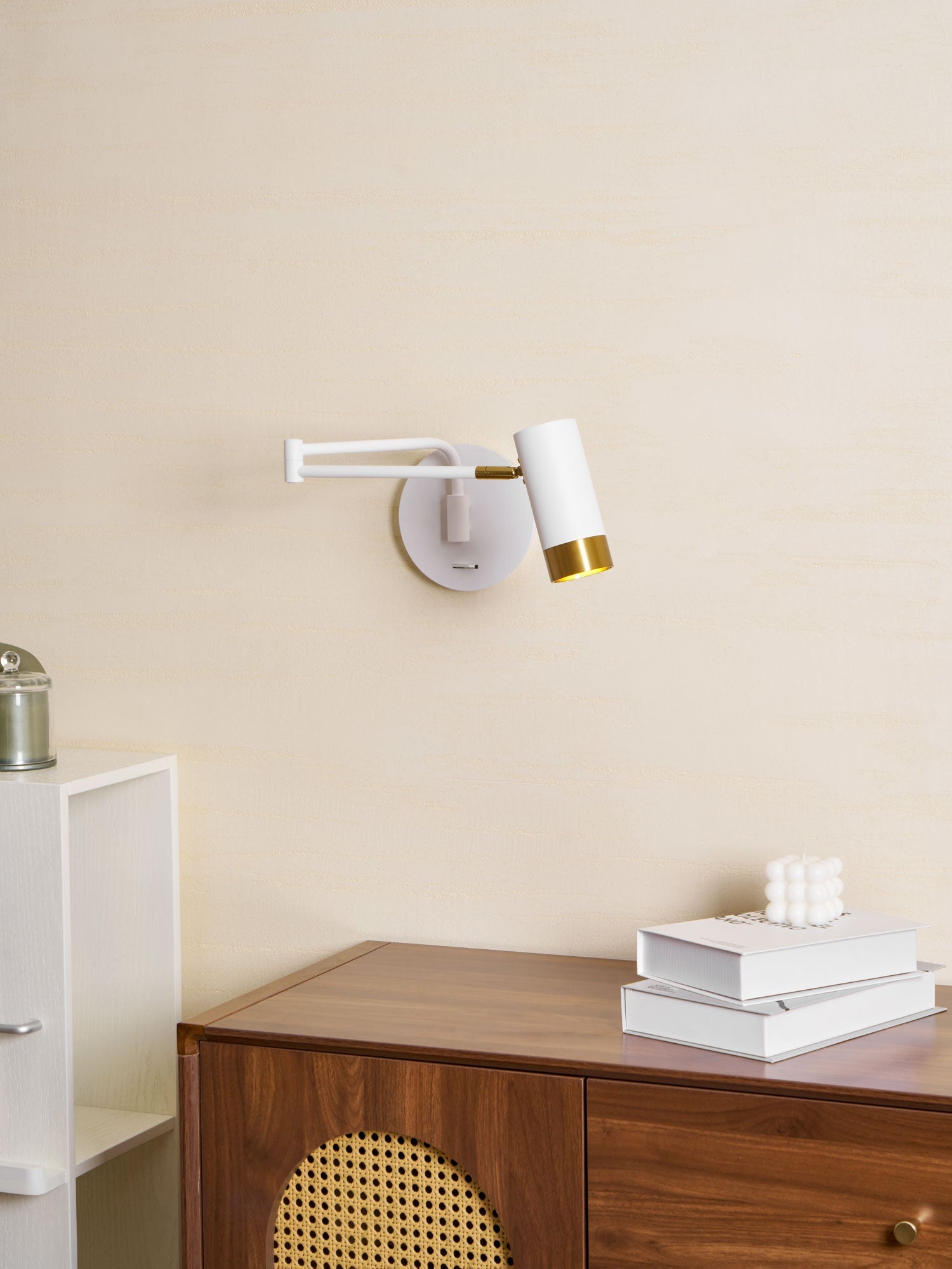 Nodo Wall Light