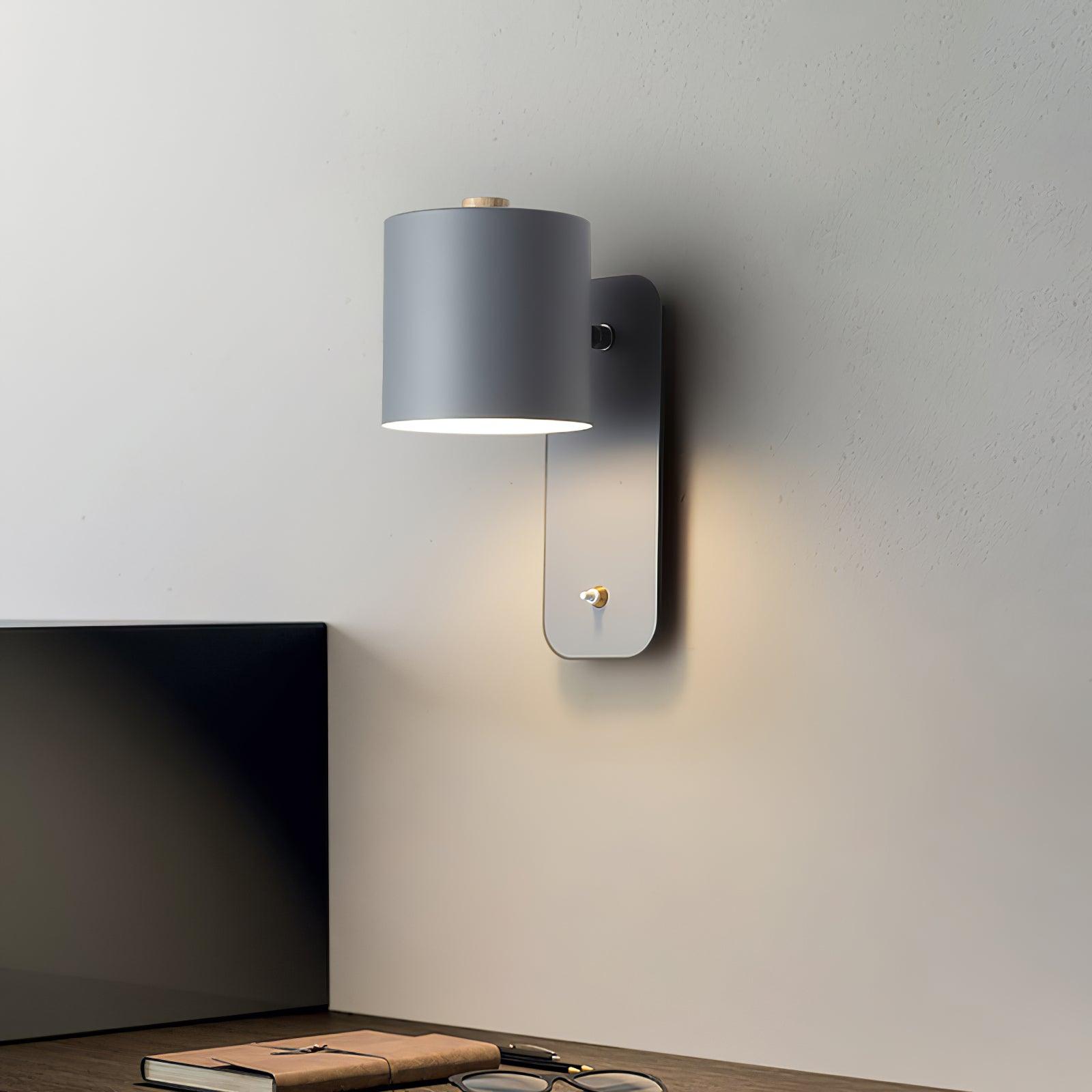 Manzo Wall Light