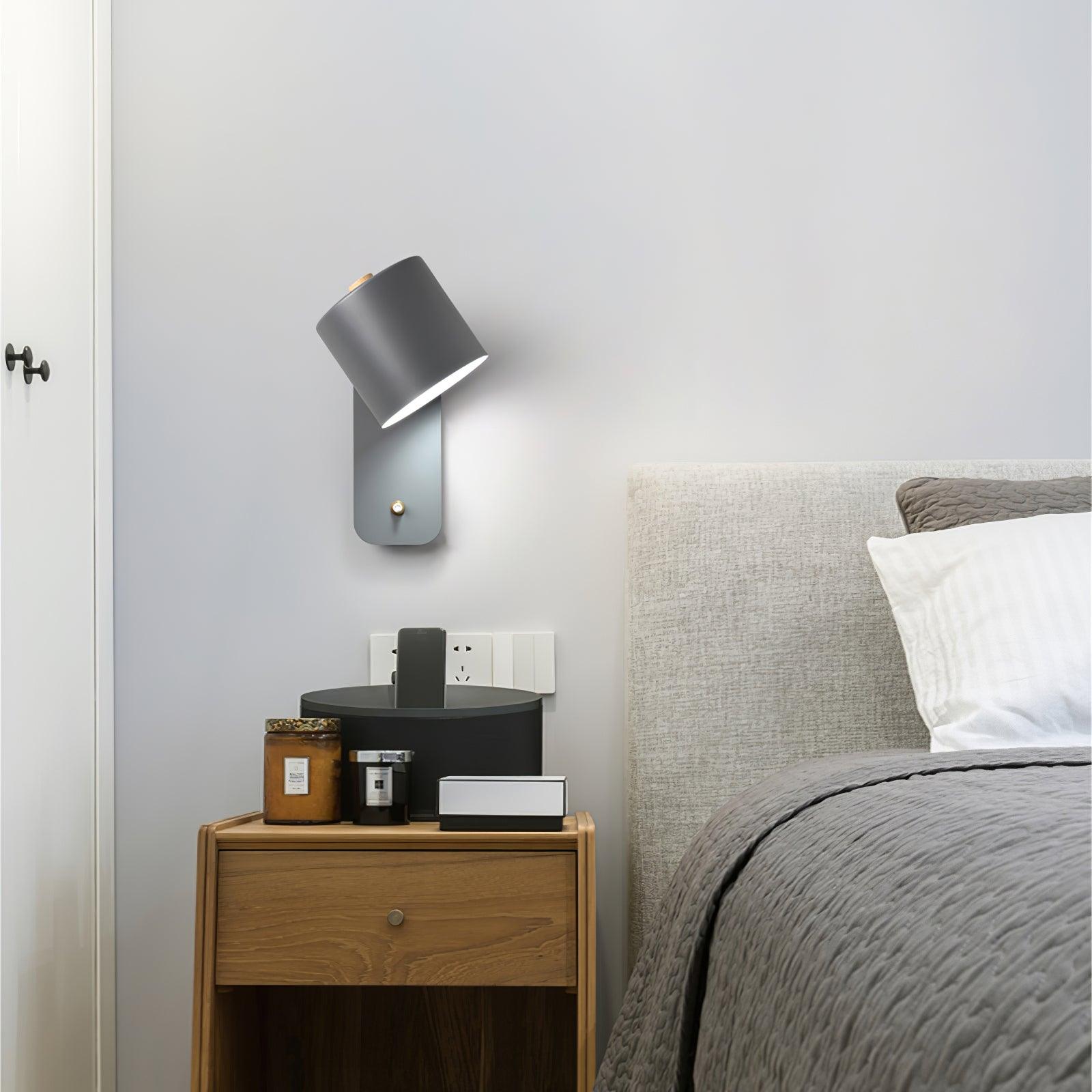 Manzo Wall Light