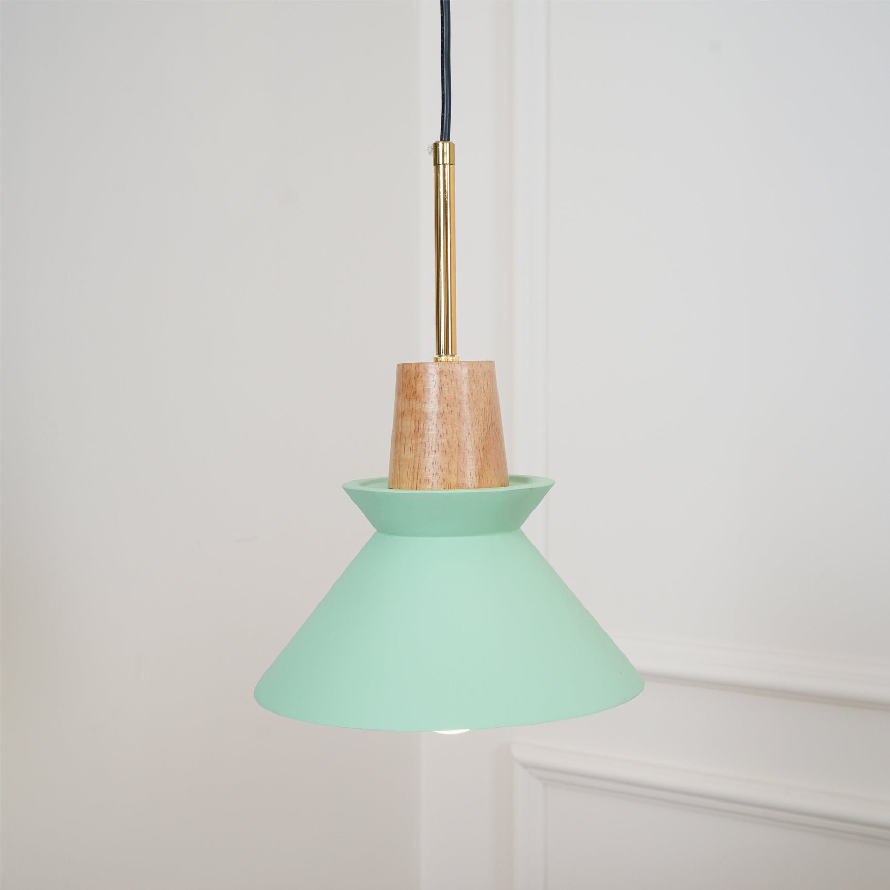 Upao Cone Pendant Light