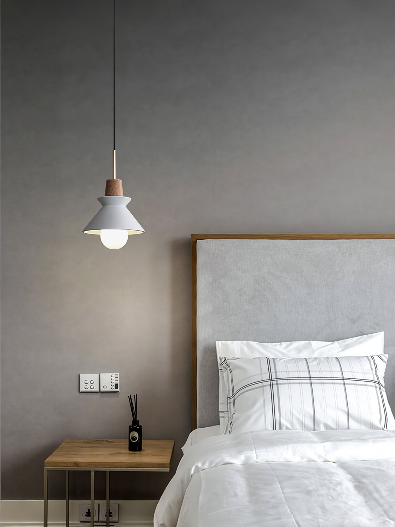 Upao Cone Pendant Light