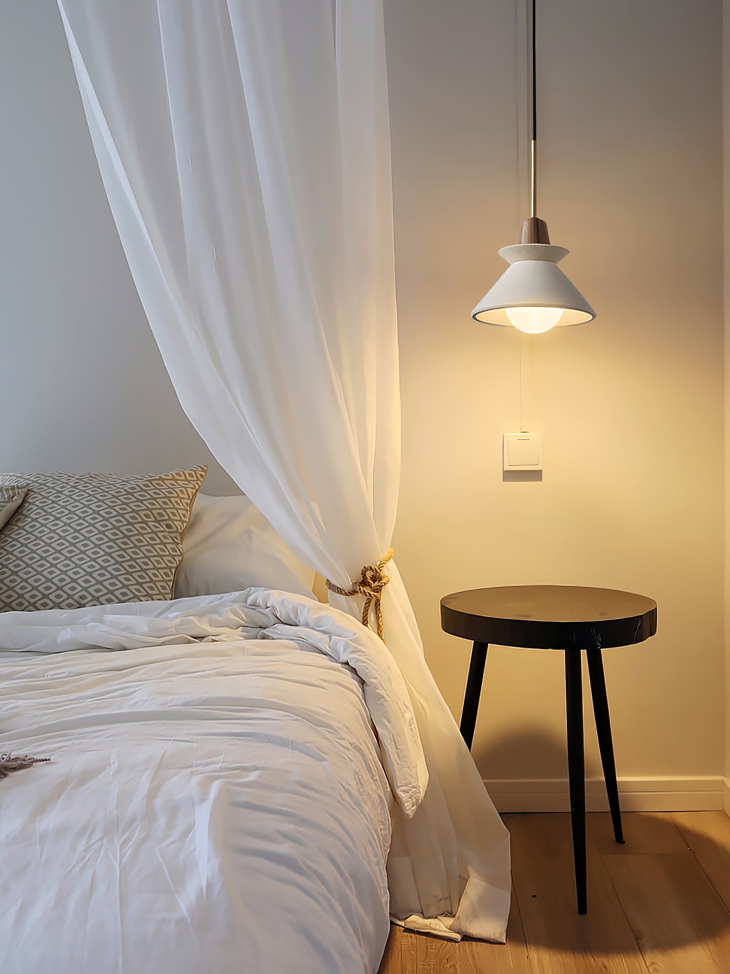 Upao Cone Pendant Light