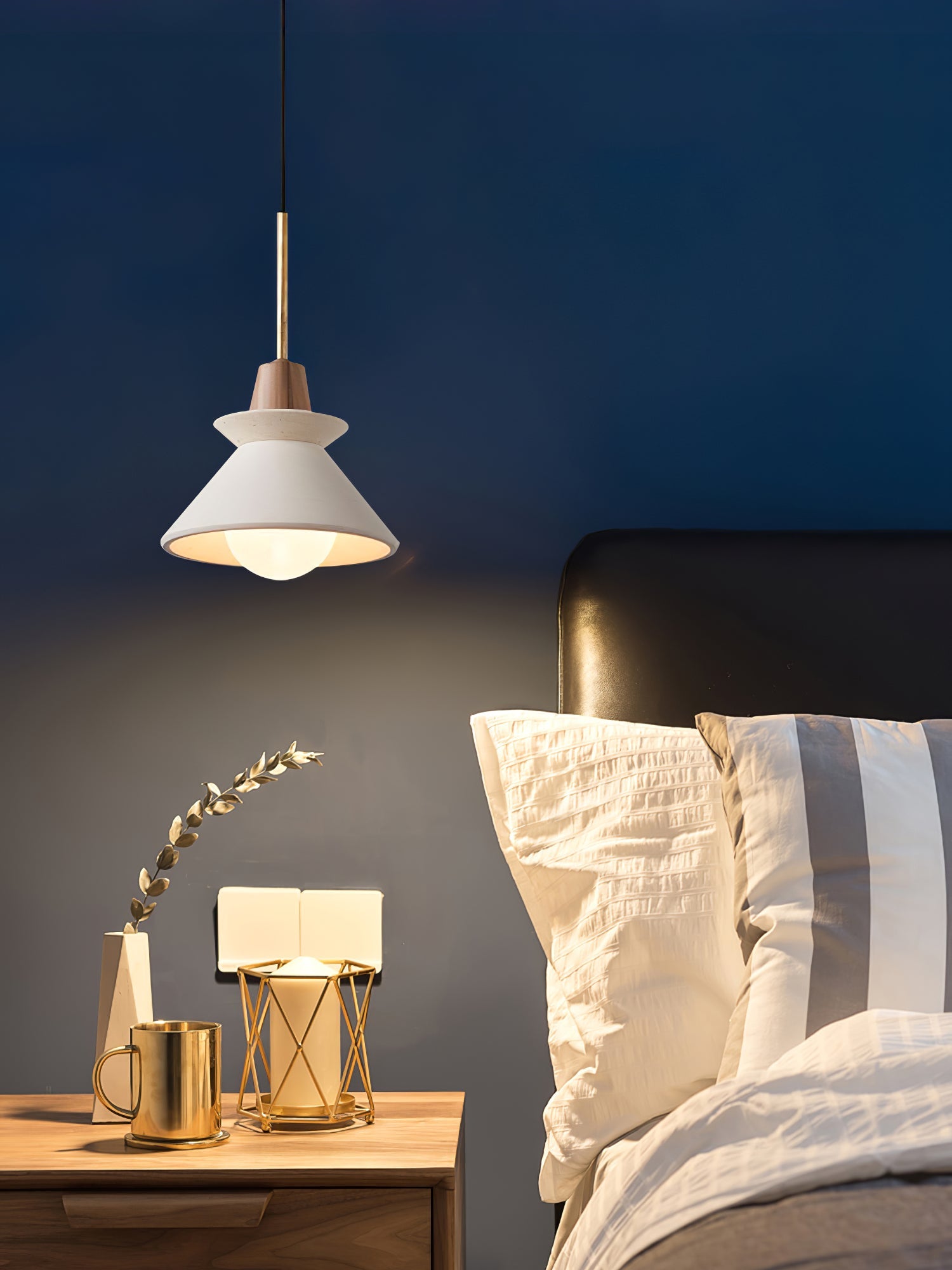 Upao Cone Pendant Light