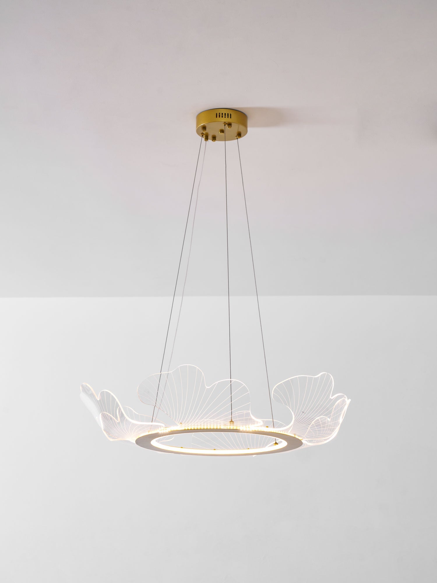 Bavelora Leaf Chandelier