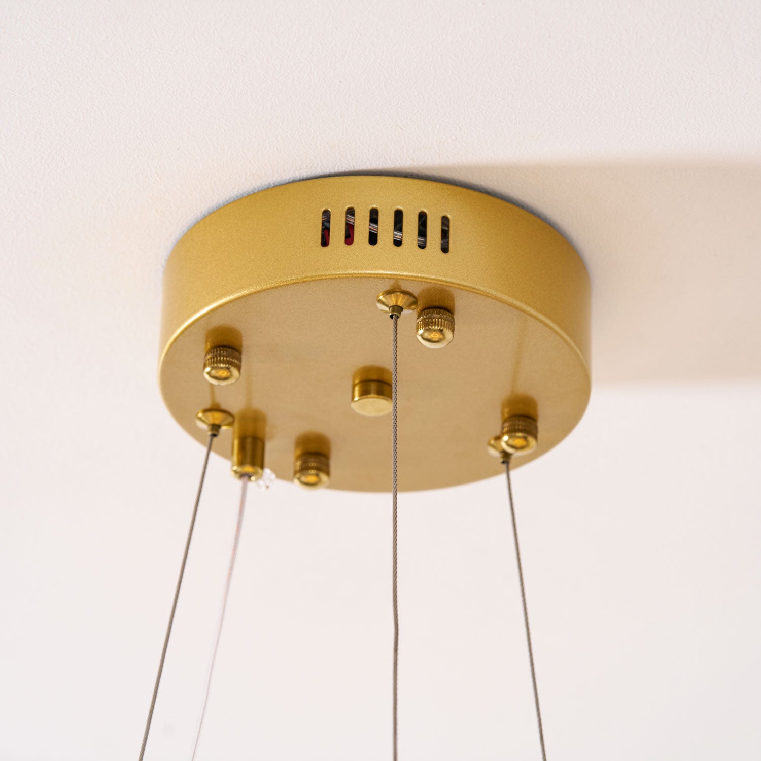 Bavelora Leaf Chandelier
