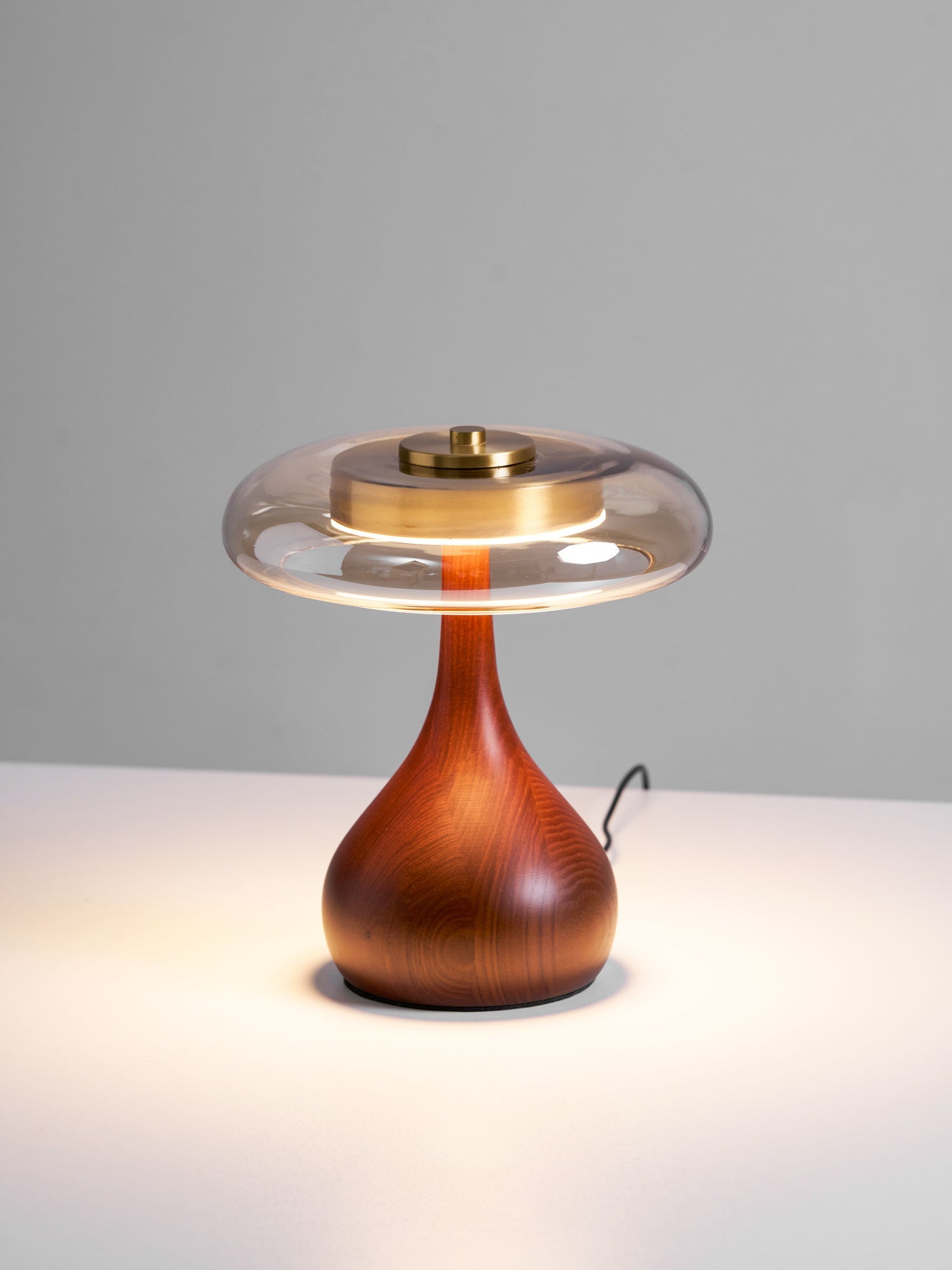 Aravorin Table Lamp