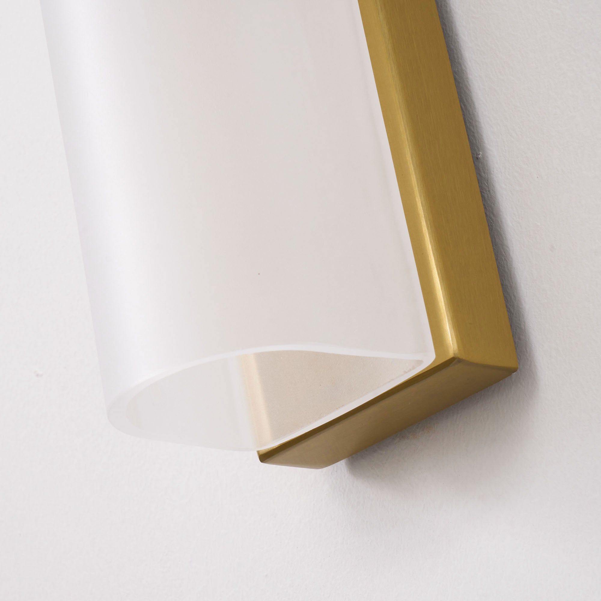 Eceravon Arched Wall Light