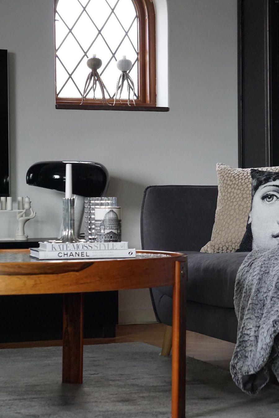 Ivoro Table Lamp