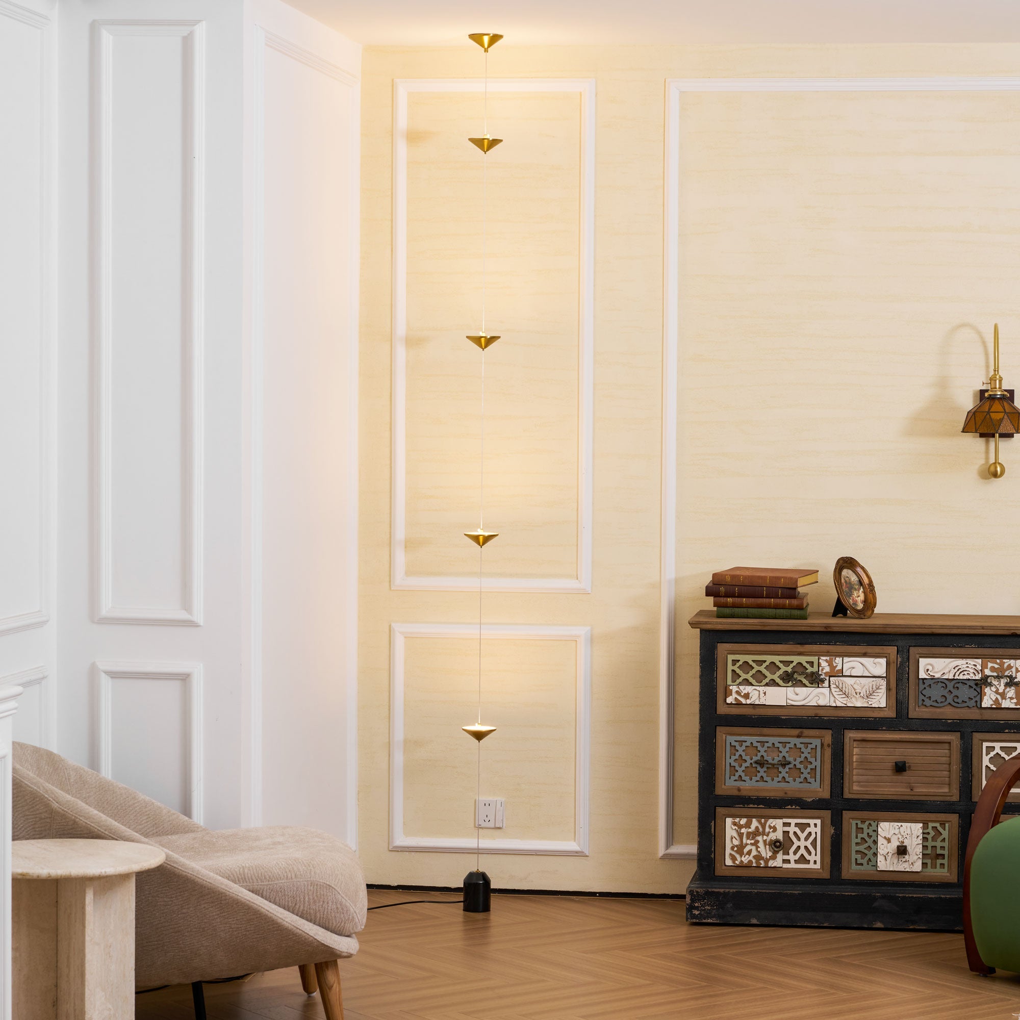 Alirya Cone Floor To Ceiling Lamp