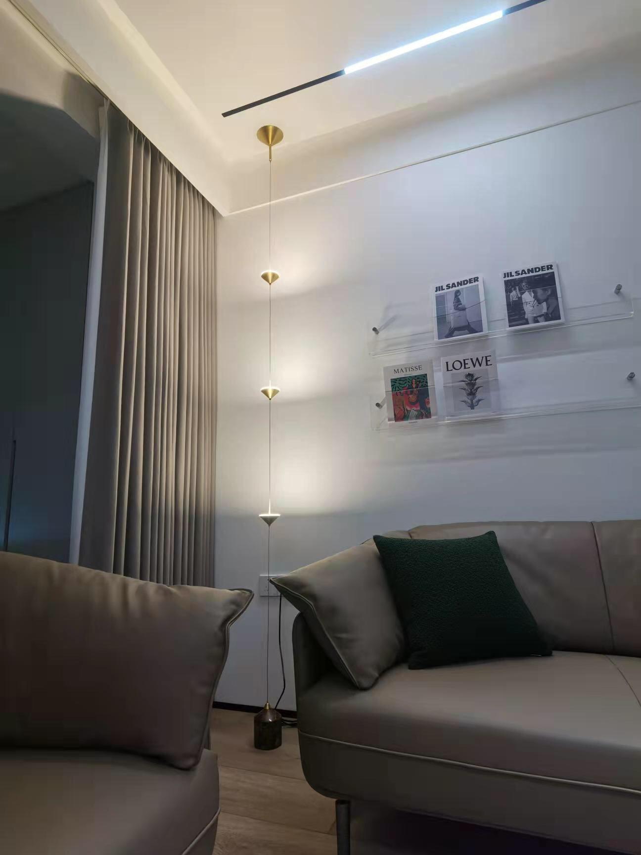 Alirya Cone Floor To Ceiling Lamp
