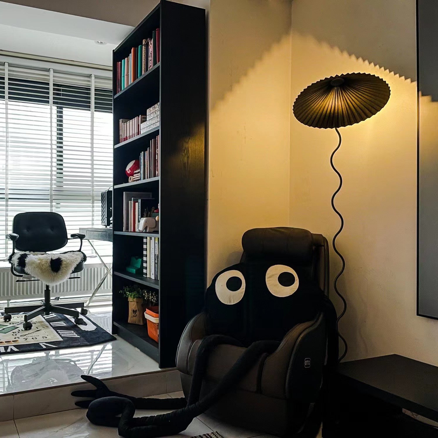 Urus Floor Lamp