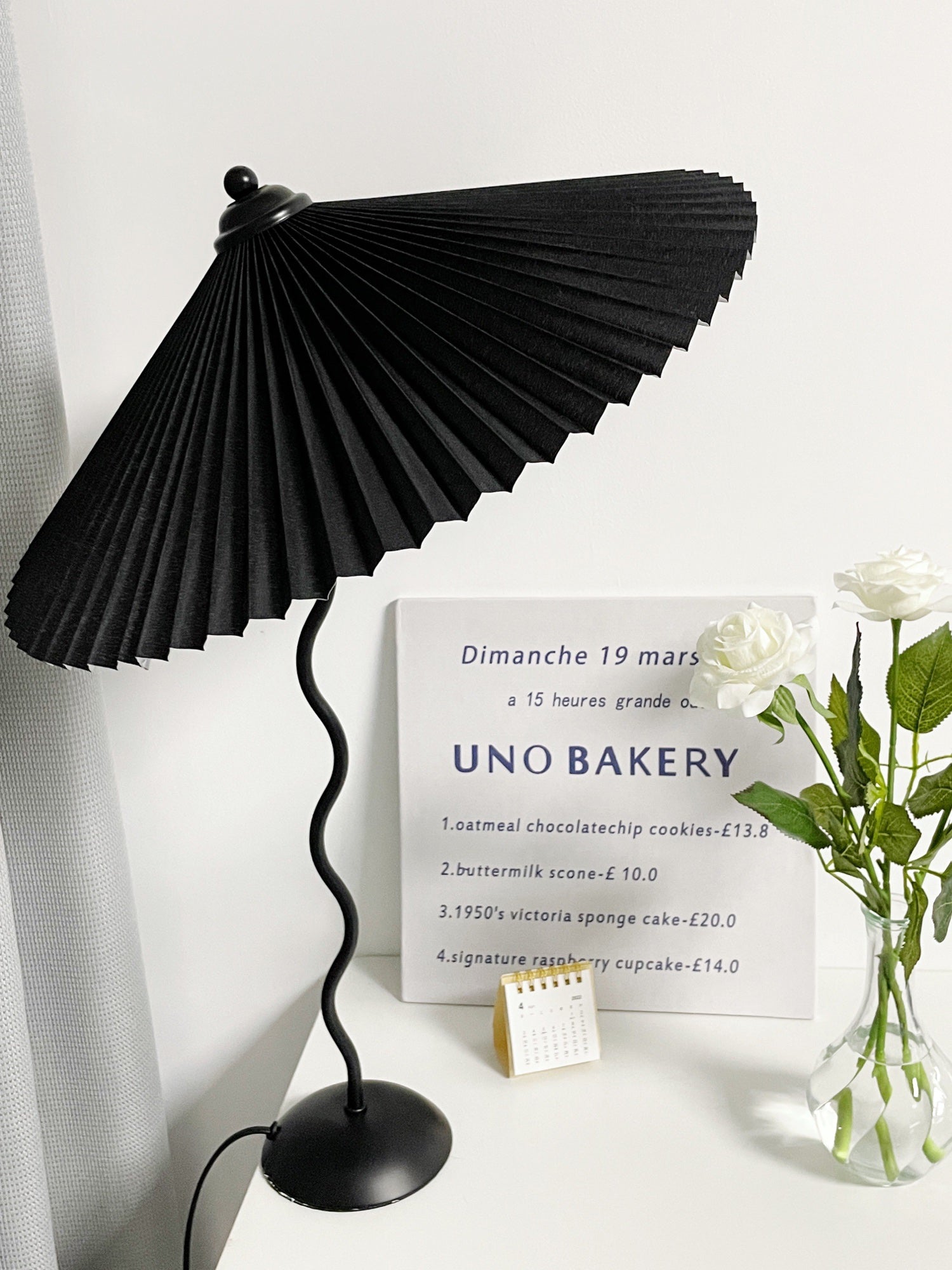 Lorav Wavy Table Lamp