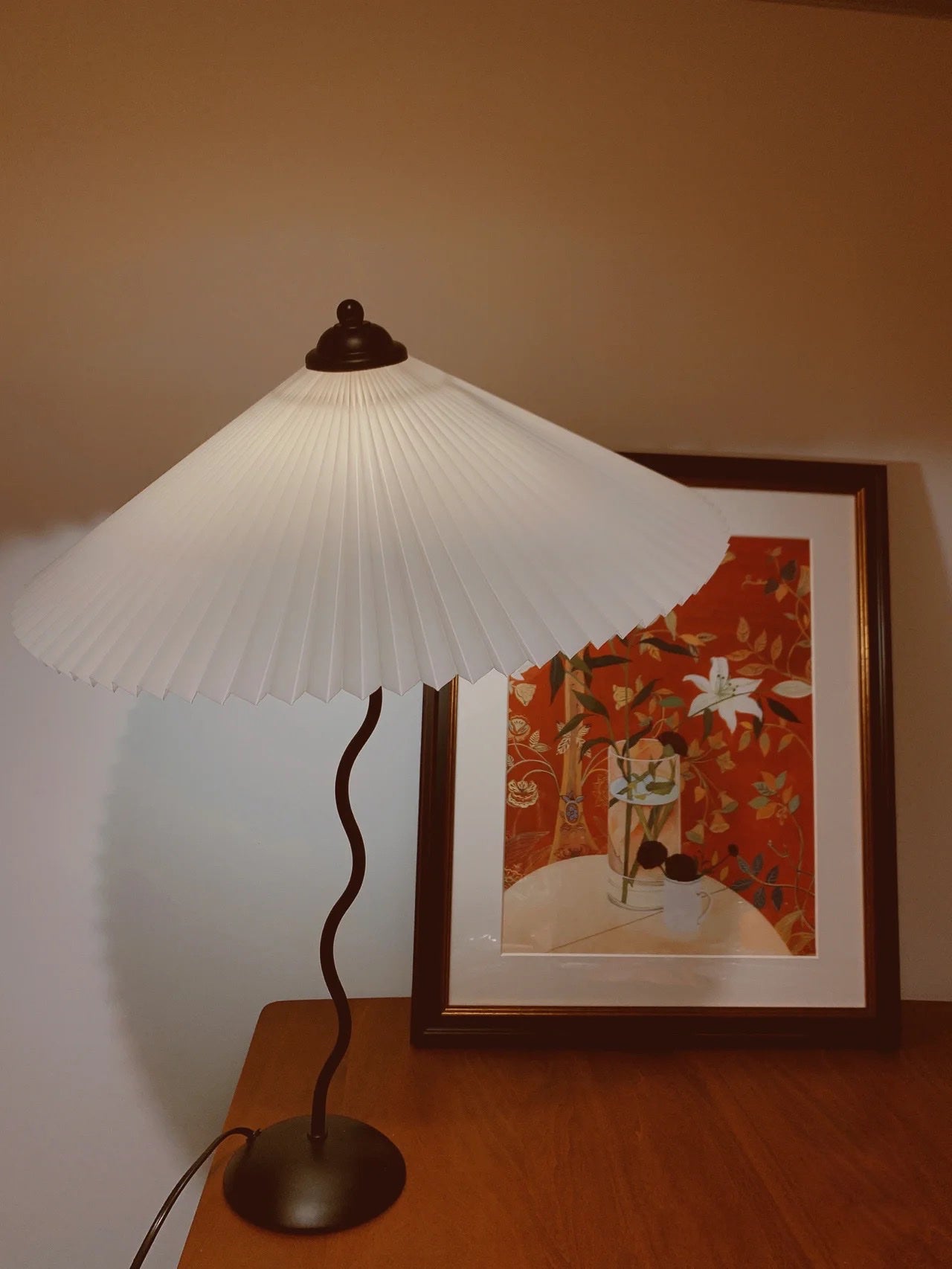 Lorav Wavy Table Lamp