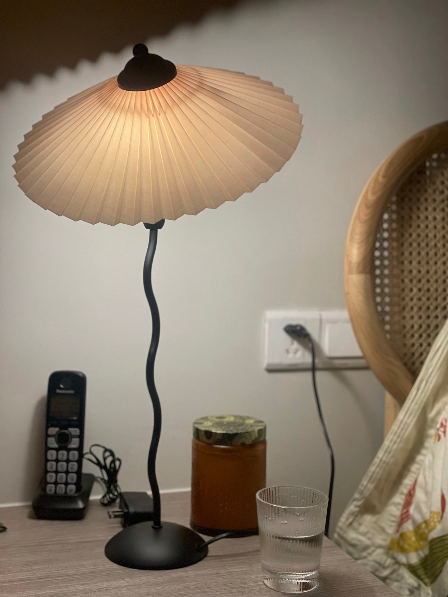 Lorav Wavy Table Lamp