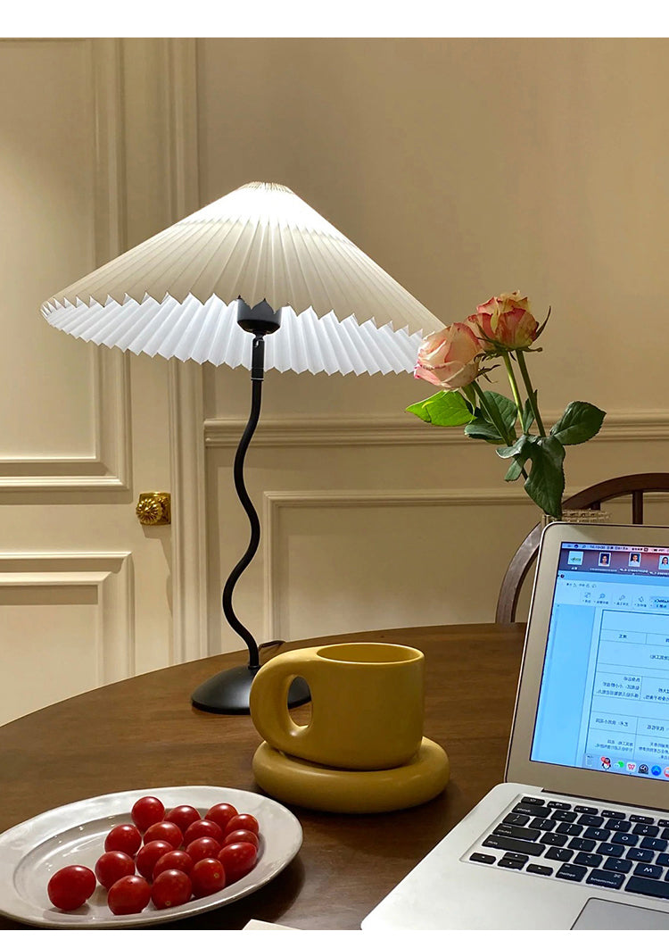 Lorav Wavy Table Lamp
