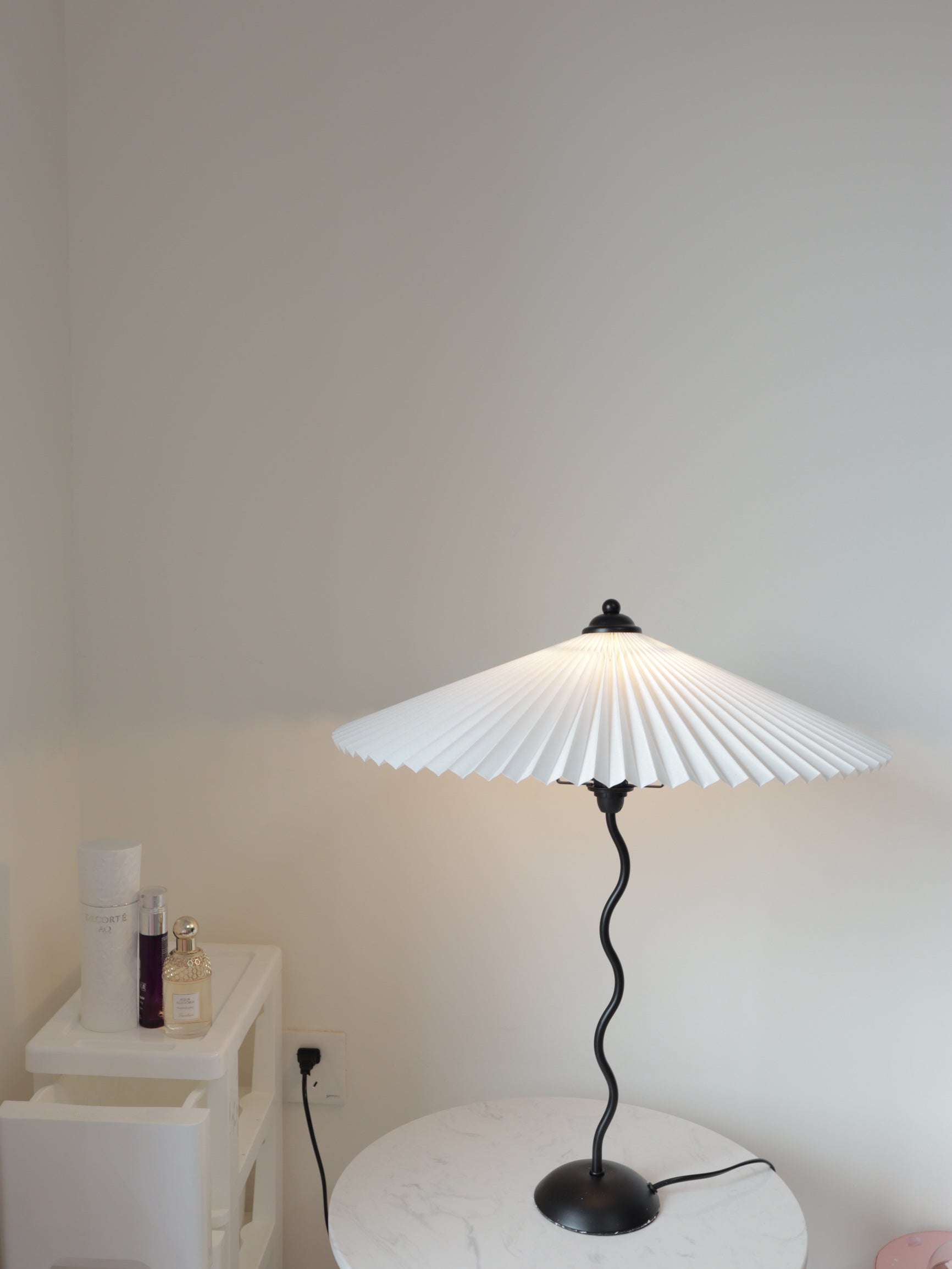 Lorav Wavy Table Lamp