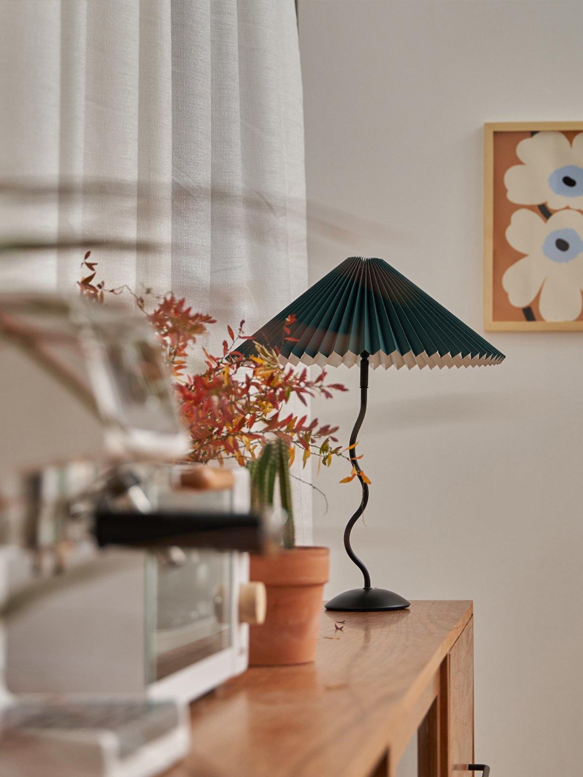 Lorav Wavy Table Lamp