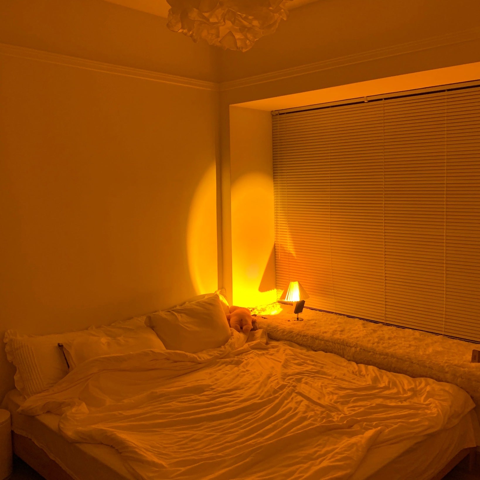 Alzelava Halo Table Lamp