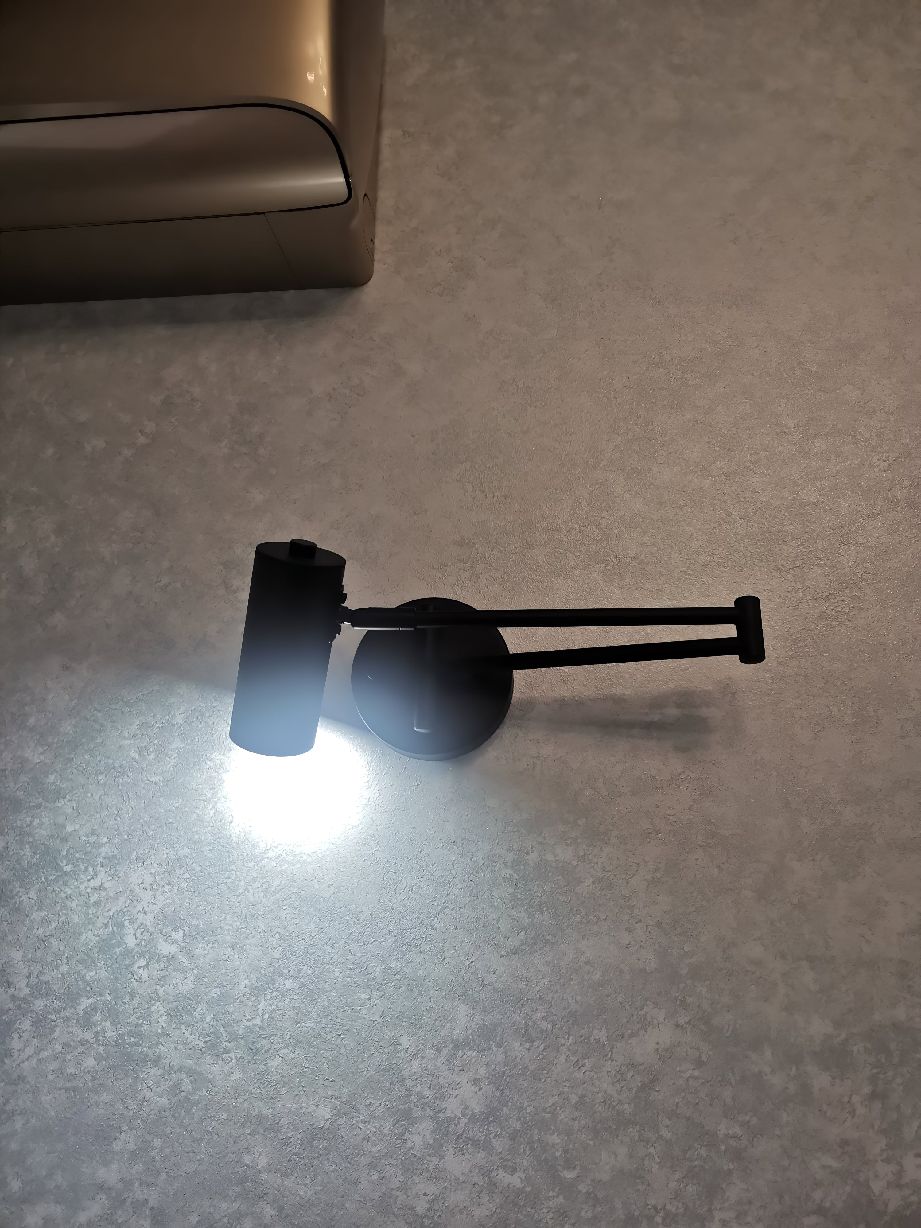Arzanero Modern Wall Light