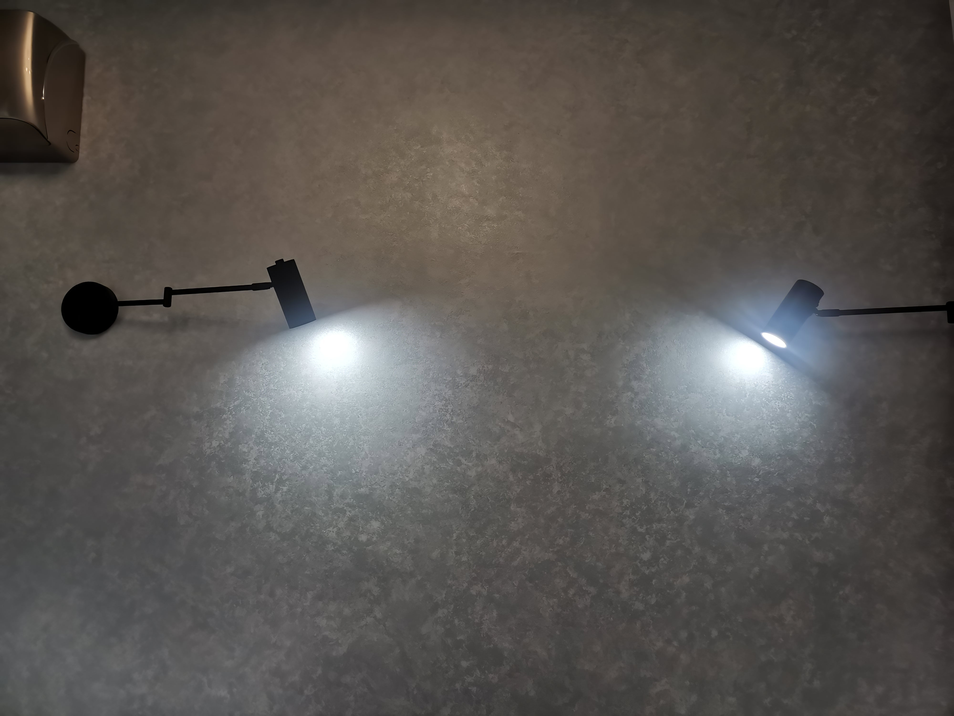 Arzanero Modern Wall Light