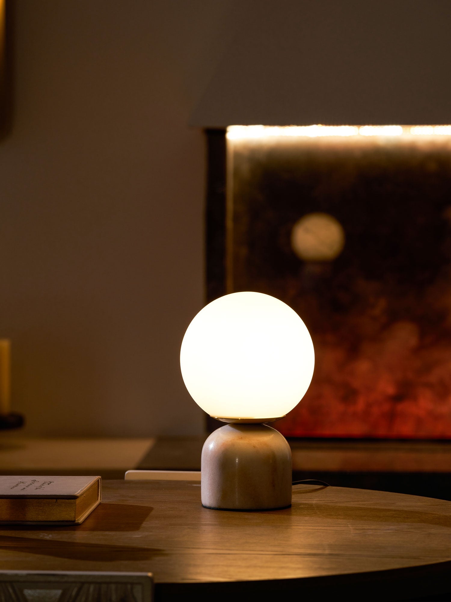 Belselia Globe Table Lamp