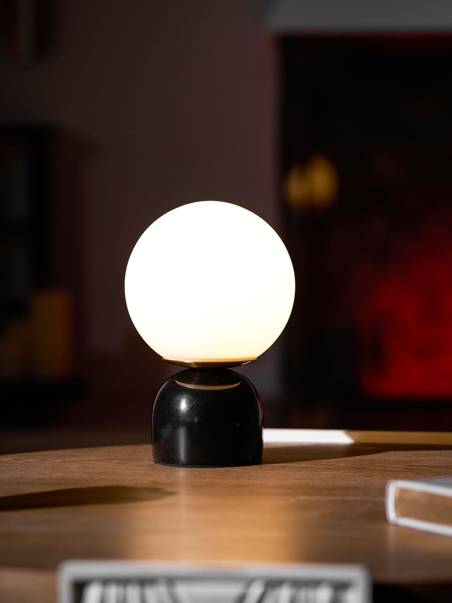 Belselia Globe Table Lamp