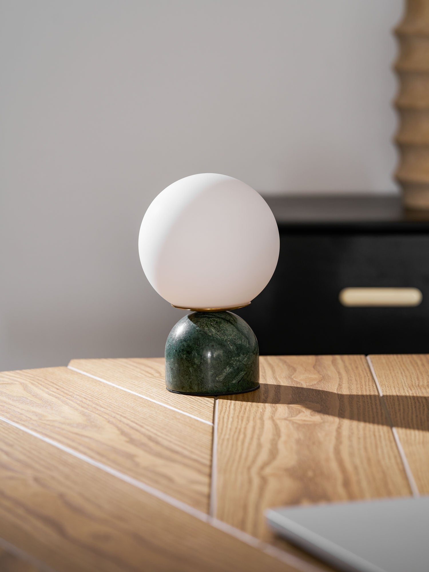 Belselia Globe Table Lamp
