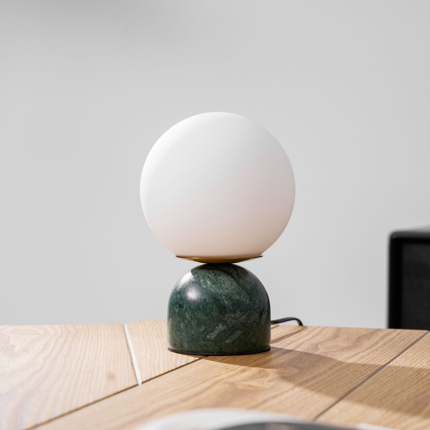 Belselia Globe Table Lamp