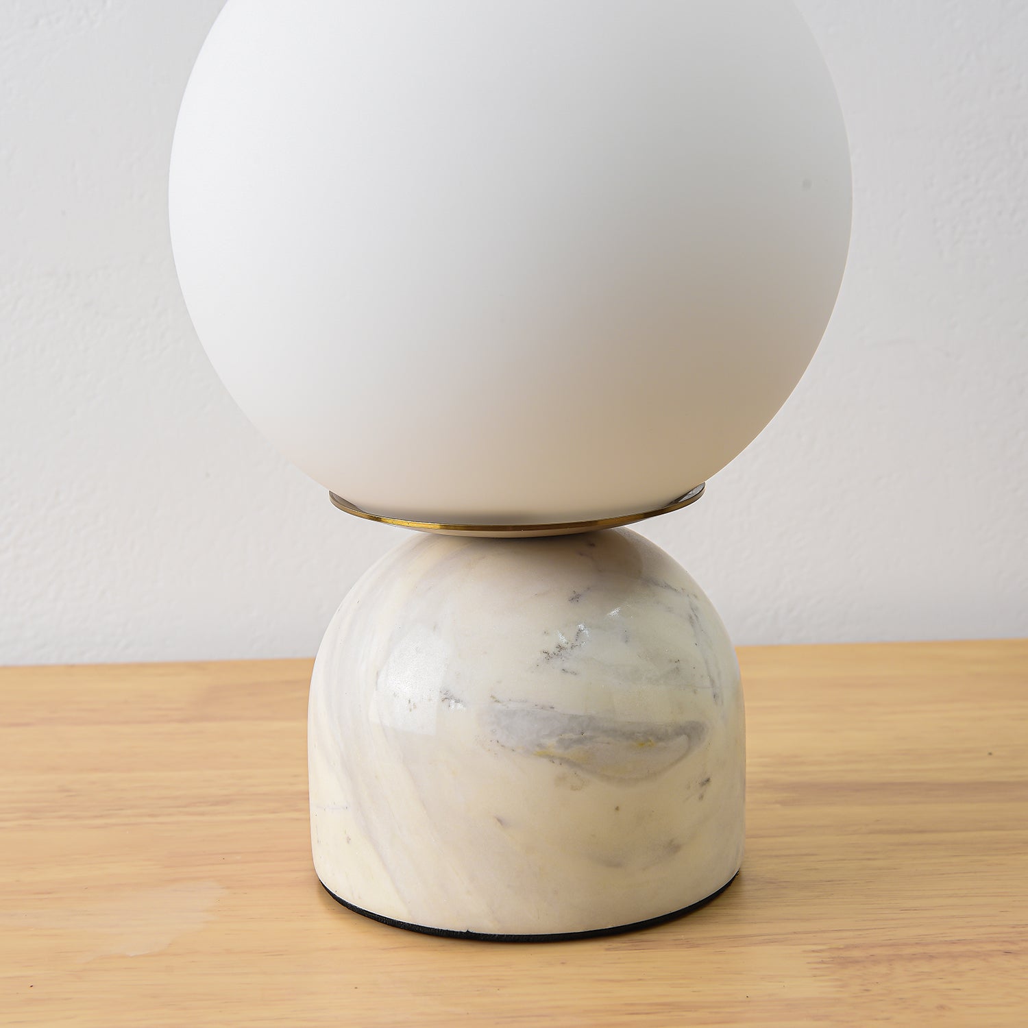 Belselia Globe Table Lamp