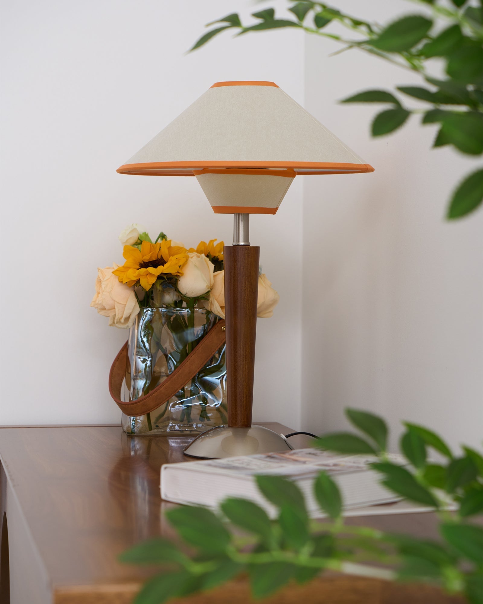 Almorino Modern Table Lamp