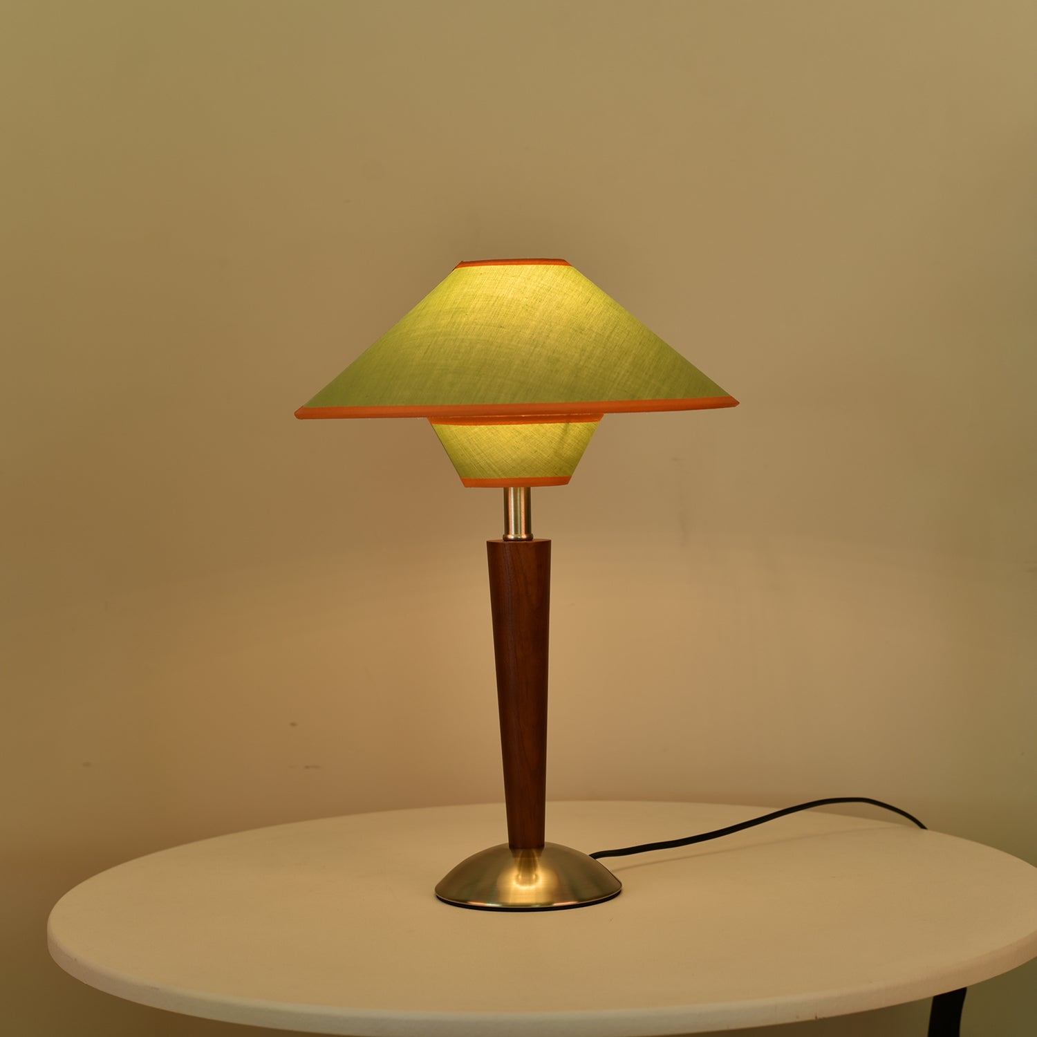 Almorino Modern Table Lamp