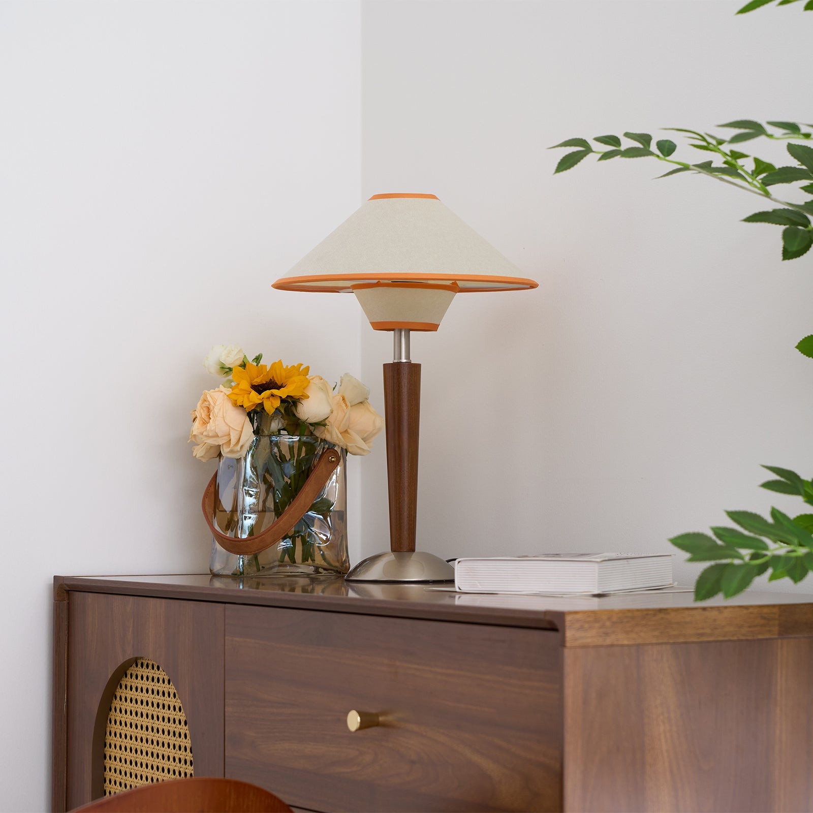 Almorino Modern Table Lamp