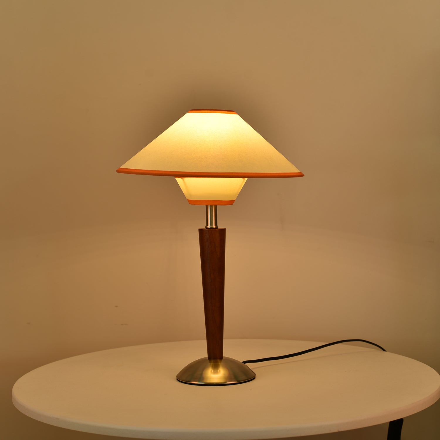 Almorino Modern Table Lamp