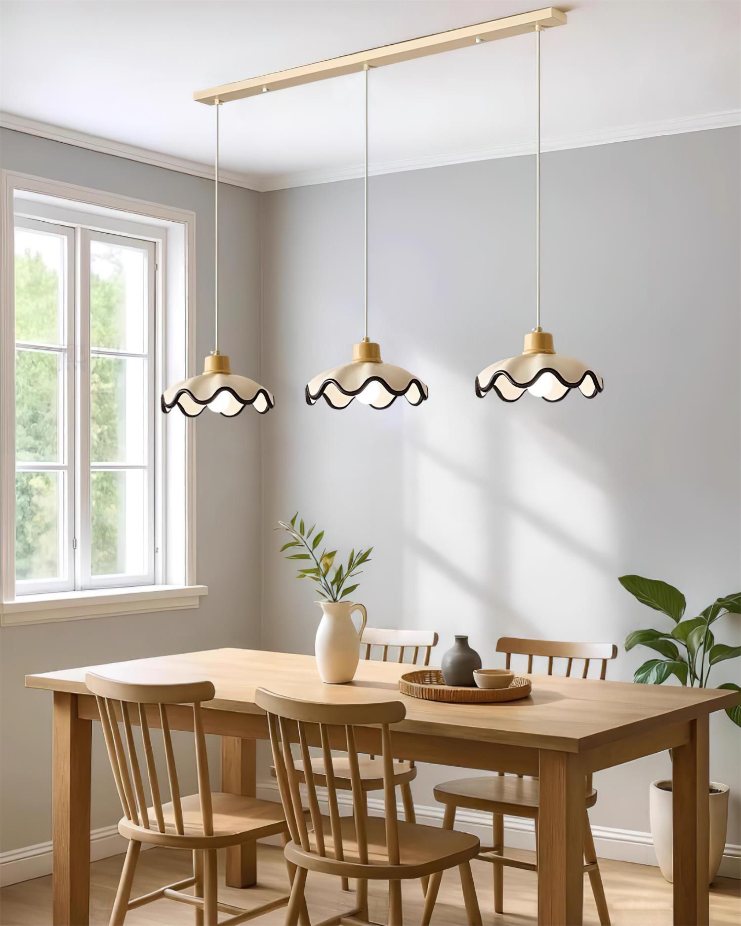 Najano Scalloped Pendant Light