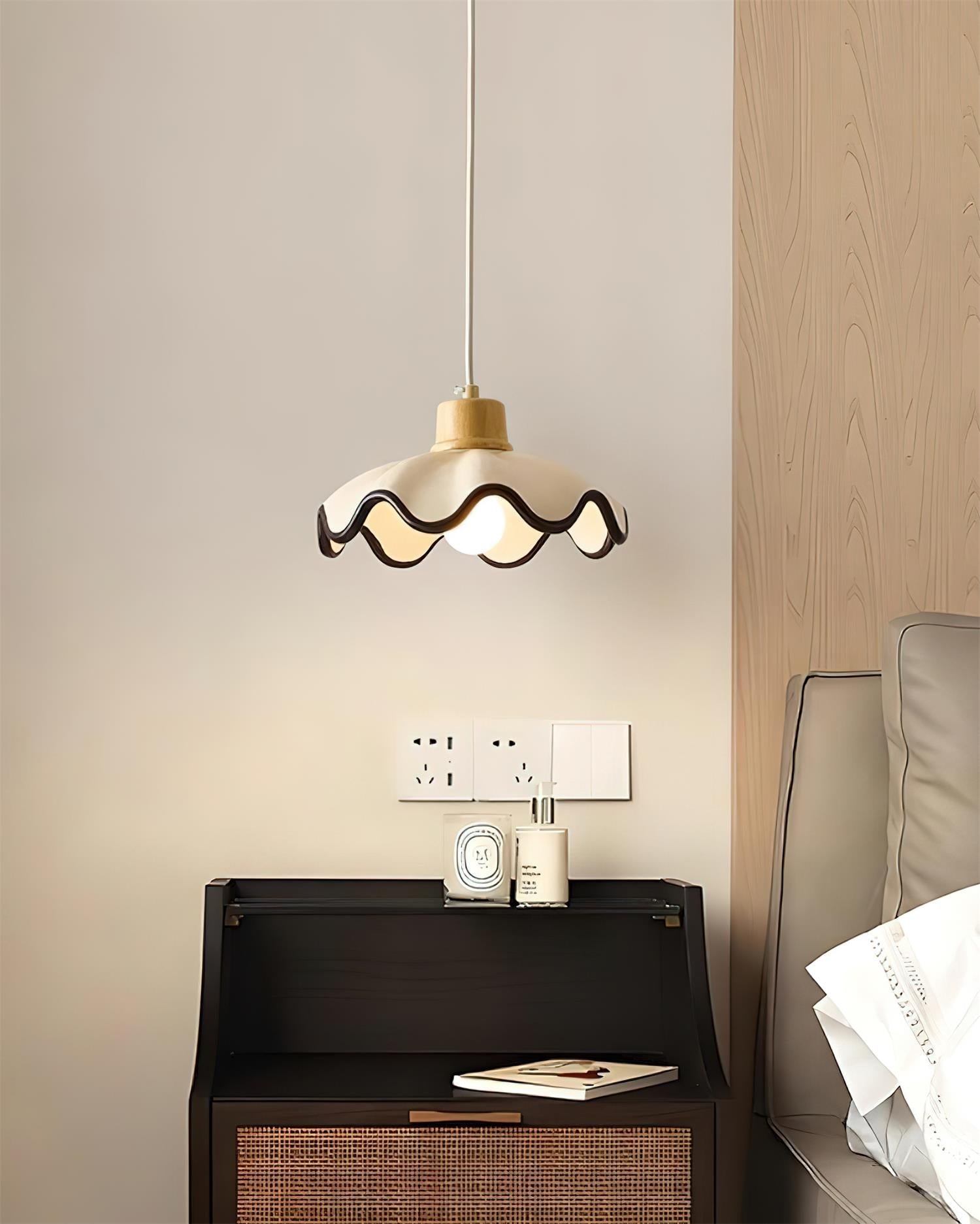Najano Scalloped Pendant Light