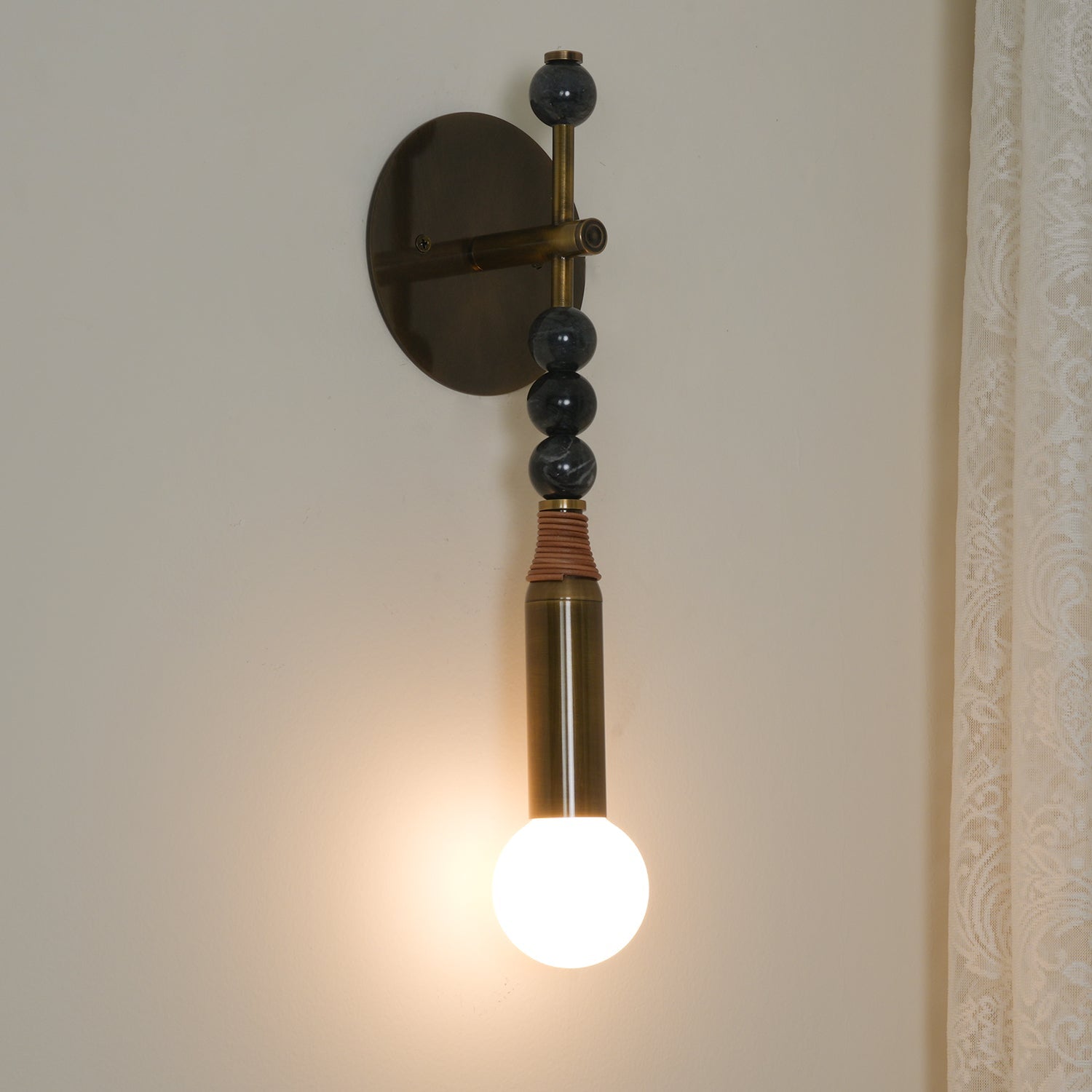 Bealyo Wall Light