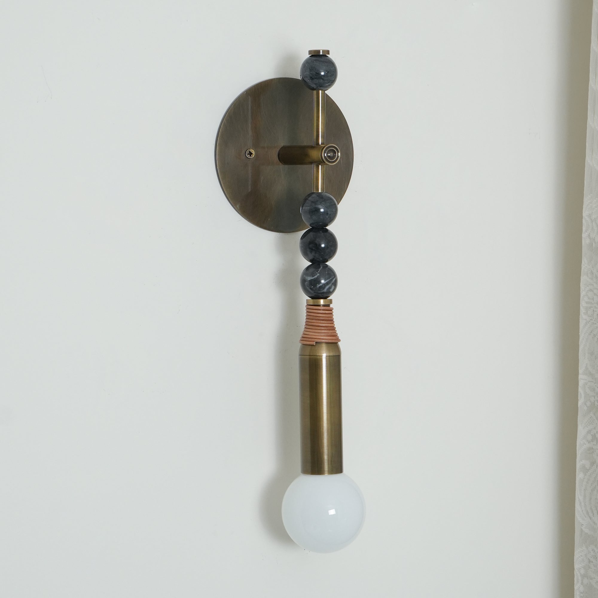 Bealyo Wall Light